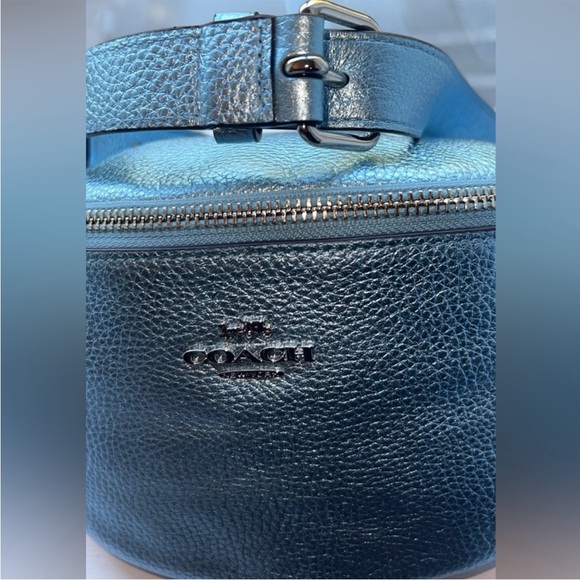 “Like New” COACH Metallic Fanny Pack/Crossbody - Picture 6 of 9